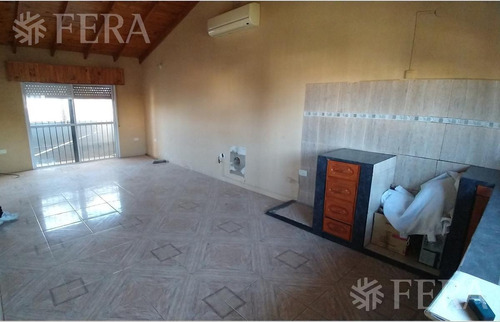 Imagen 17 de 21 de Venta Casa Para Dos Familias De 5 Ambientes Con Patio Con Parrilla Y Quincho Wilde (30145)