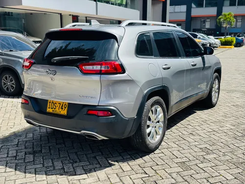 Jeep Cherokee 3.2 Longitude Plus