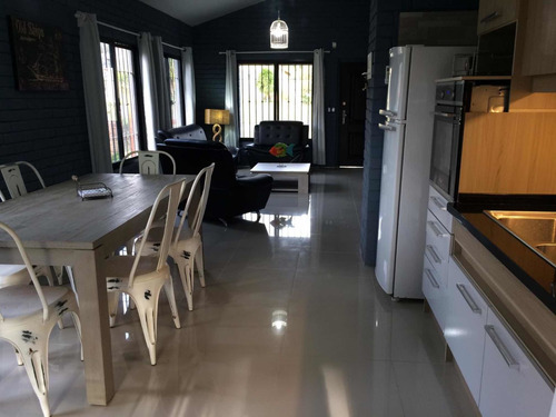 Imagen 5 de 14 de Perla. Negra Casa Sólida Gran Parque 1 Cuadra Del Mar