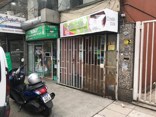 Alquiler O Venta - Local - Balvanera Calle Saavedra A Metros De Av Belgrano Y Av Jujuy