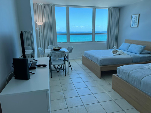 Castle Beach Resort, Collins Ave