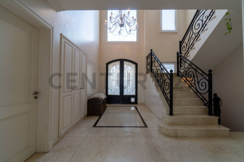 Venta Casa De Lujo En Country Buenos Aires Golf Club Con Vista A La Cancha De Golf