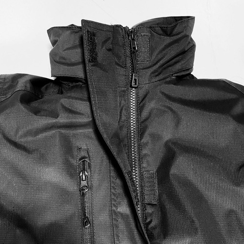 Imagen 4 de 10 de Parka Thermalheat Hombre Costuras Selladas Y Cierre Ykk