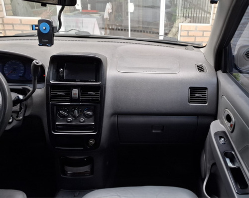 Kia Carens 1.8 16v Ls Aut. 5p Automática