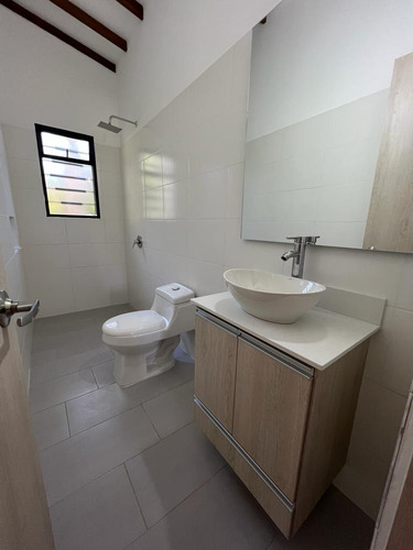 Casa En Venta En El Carmen De Viboral Sector Flores Silvestres ( Via Hacia Rionegro)