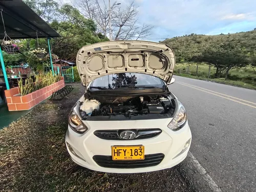 Hyundai Accent 1.6l 5 p