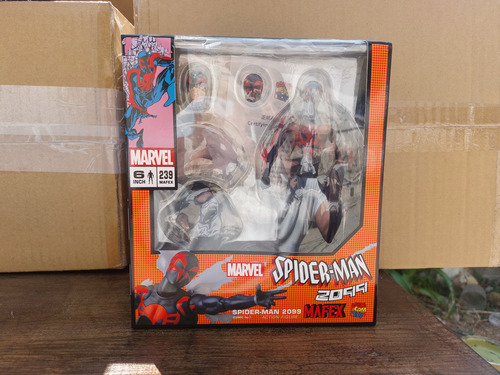 Spiderman 2099 Mafex (Usado)