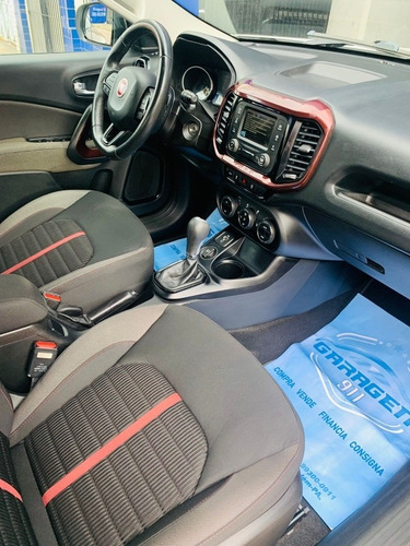 Imagem 4 de 9 de Fiat Toro 2019 1.8 16v Freedom Flex 4x2 Aut. 4p