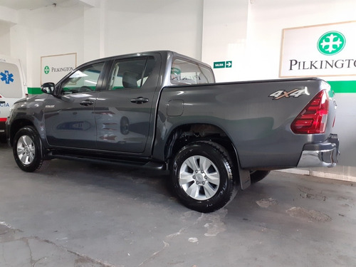 Toyota Hilux 2.8 Cd Sr 177cv 4x4 2019