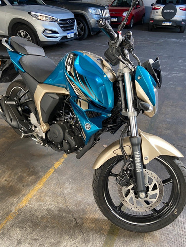 Yamaha Fz Fi S - 1800 Km - Con Casco Y Porta Celular