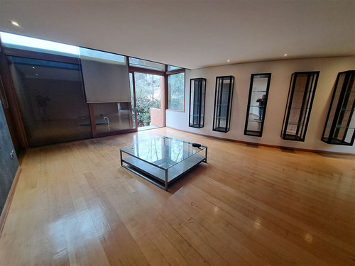 Departamento Tipo Townhouse En Venta De 5 Dorm. En Vitacura