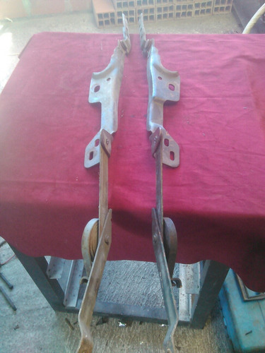 Bases Patas O Bisagras Capo Montecarlos Usadas15$ Las 2 (Usado)