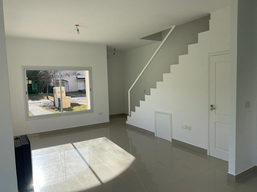 Casa En Venta - 3 Amb En Las Margaritas, Pilar
