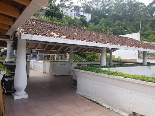 Venta Hermosa Casa Con Anexo. Colinas De Carrizal. Se Acepta Financiamiento. Yy