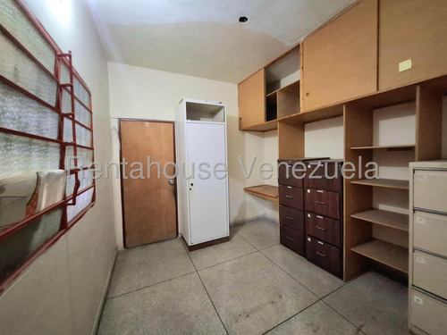 Edificio En Venta En Av Miranda Maracay Excelente Ubicacion 3 Niveles Deposito Areas Oficinas Ascensor De Carga Y Mas Alto Trafico Estef 25-12253