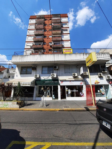Imagen 2 de 17 de Departamento 3 Ambientes Con Patio Y Cochera - Ramos Mejia Sur