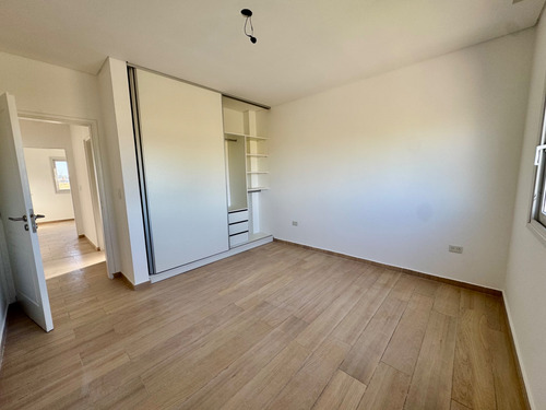 Venta De Casa A Estrenar En Barrio Cerrado Village Joven