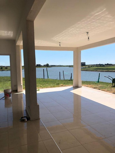 Imagen 22 de 23 de Venta De Casa De 6 Ambientes Con 2 Cocheras En San Sebastián, Escobar.