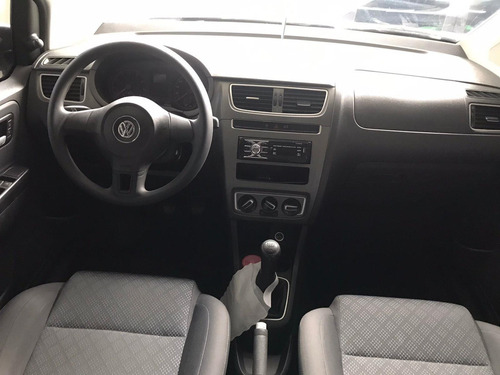 Imagem 8 de 10 de Volkswagen Fox 1.0 Mi Total Flex Completo