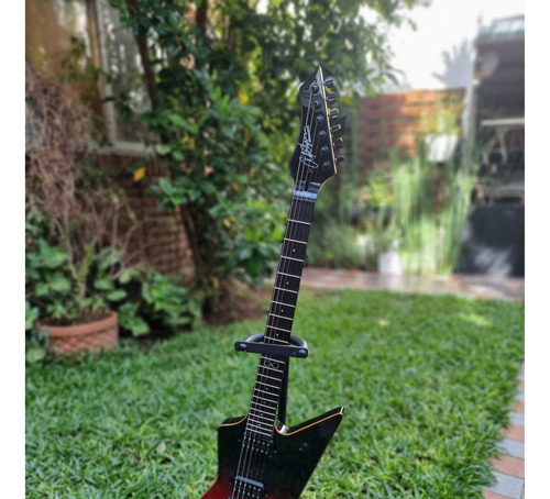 Guitarra Eléctrica Chapman Ghost Fret Black Blood C/funda 