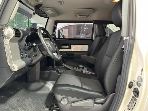 Imagen 12 de 12 de Toyota Fj .