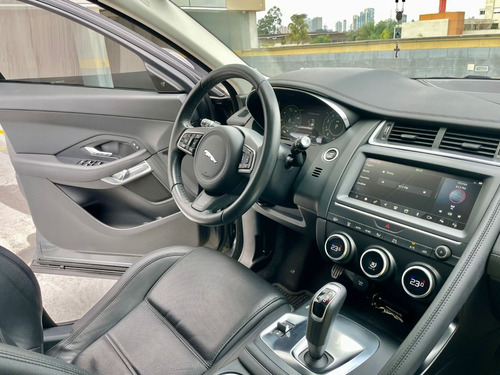 Imagem 4 de 5 de Jaguar E-pace | 2.0 16v P250 Gasolina | R-dynamic S Awd Aut