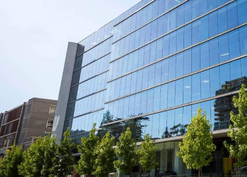 Local Comercial En Edificio De Oficinas, Vitacura