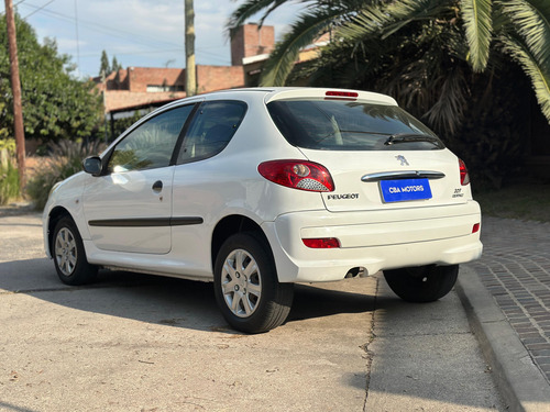 Peugeot 207 1.4 Active 75cv