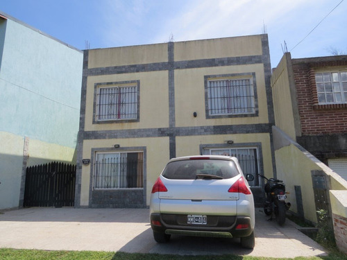 Imagen 2 de 16 de Complejo En Venta Pinamar Mar De Ostende 4 Unidades Amplias+jardin Con Parrilla Cloacas