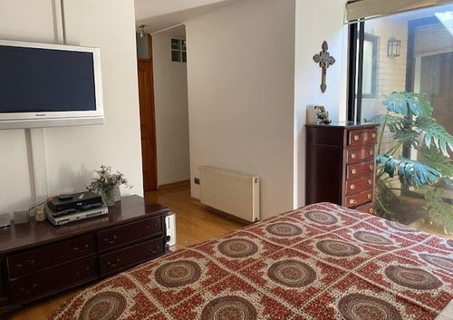 Casa En Venta De 4 Dormitorios En La Reina