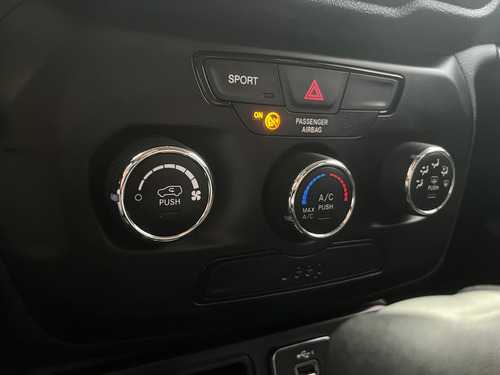 Jeep Renegade Sport 1.8 4x2 Flex 16V Aut.
