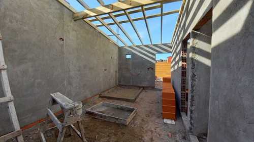 Imagen 3 de 8 de Venta Financiada Chalet 3 Amb En Mar Del Tuyu 7 E/ 82 Y 83