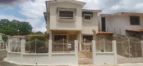 Casa En Prebo Dos Plantas