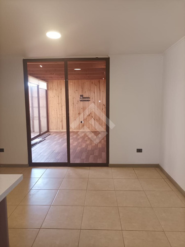 Casa En Arriendo De 3 Dorm, 1 Baño, En Buín