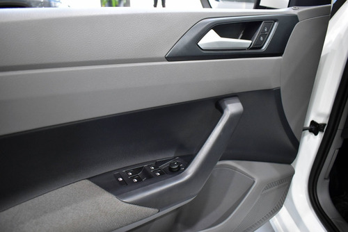 Imagen 15 de 17 de Volkswagen Polo 1.6 Msi Comfortline 2018 - Car Cash