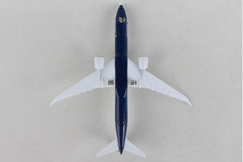 Avion Daron Boeing Monoplano Blanco