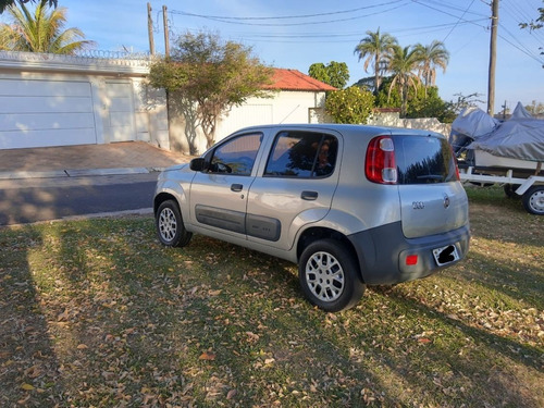 Fiat Uno Vivace 1.0 8v (flex) 4p
