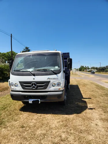 Mercedes Benz Accelo 815 Automatico, Con Caja De Carga Nuevo