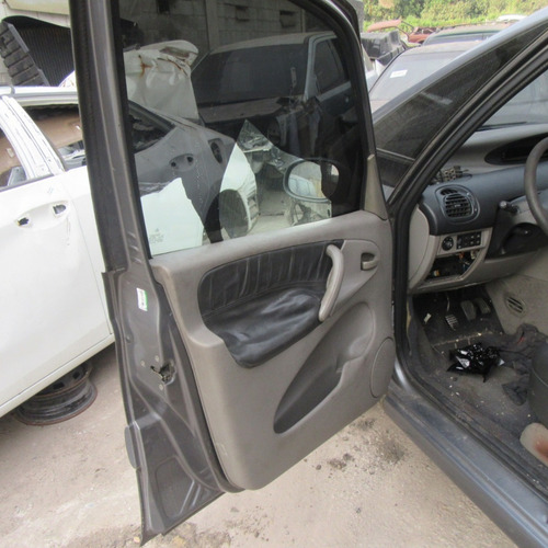 Imagem 9 de 10 de Sucata Citroen Xsara Picasso Peças 2.0 Manual