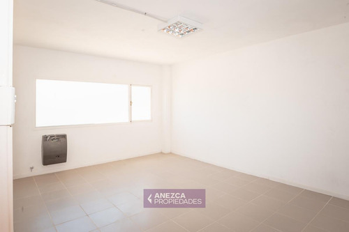 Imagen 9 de 11 de Se Alquila - Local Comercial - 650 Mts2 - El Bolsón