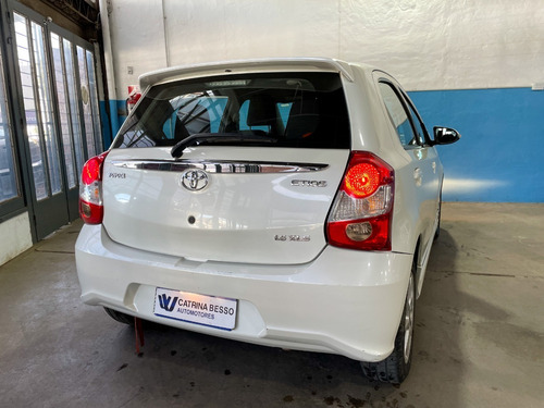 Imagen 9 de 13 de Toyota Etios Xls 5p Mt 2018 Con Gnc