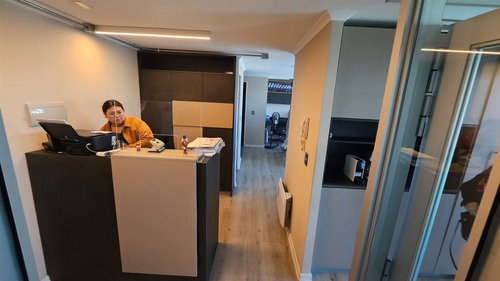 Oficina En Venta En Concepción , 3 Estacionamientos Y 3 Bod