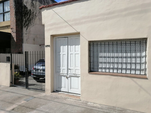 Casa Con Local A 100m. Centro Comercial Y Av. Principal!!!