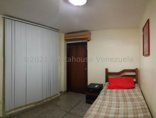Imagen 7 de 18 de Hermosa Casa Ubicada En Urbanismo Privado Al Este De La Ciudad Y Con Vigilancia Permanente. 0412780070 Cod Mls 22-9662