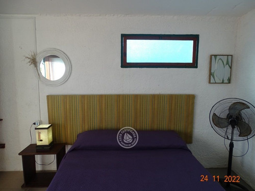 Imagen 5 de 11 de La Casa Del Caminante Planta Alta Al Fondo En Aguas Dulces