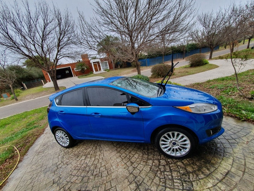 Imagen 3 de 15 de Ford Fiesta Titanium Powershift