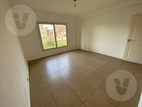 Casa En Venta Con Renta - Barrio Brickland, Canning
