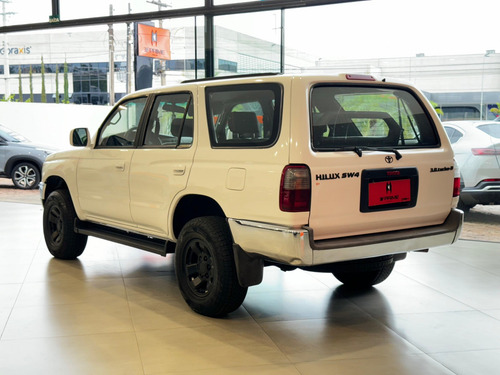 Toyota Hilux SW4 3.0 4X4 8V TURBO DIESEL 4P MANUAL
