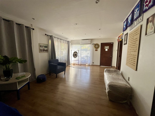 Estupenda Casa De 1 Piso Con 4 Dormitorios En Duble Almeyda