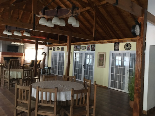 Imagen 5 de 9 de Alquiler Alquilo Local Negocio Restaurante Parrilla Confiteria Cerveceria Restaurante Bar Local Salon Totalmente Instalado Y Amoblado Frente A La Laguna De Lobos